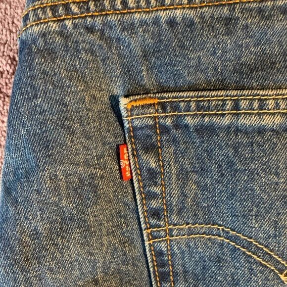 550 Levi Jeans - Picture 3 of 5